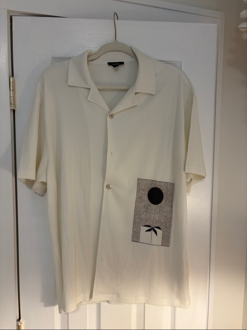 REISS Men's Cream Short-Sleeve Button Shirt with Pocket Graphic